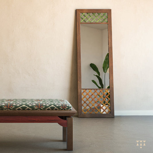 Lisa | Solid wood decorative mirror