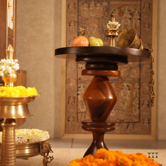 Meera, a sculpted accent table