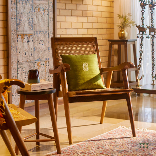 Maya | Solid wood armchair