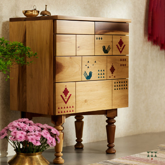 Piku, a handcrafted wooden chest